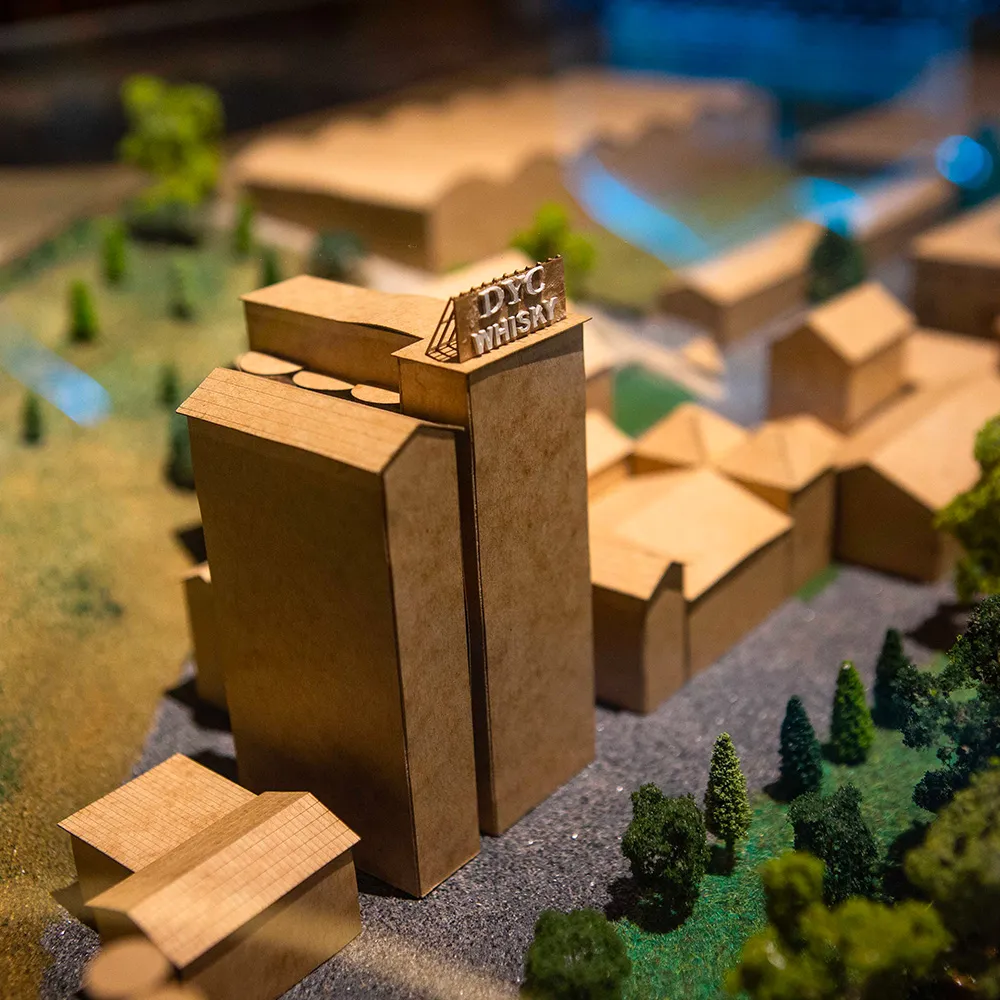 Maqueta Destilería 1958 Whisky DYC
