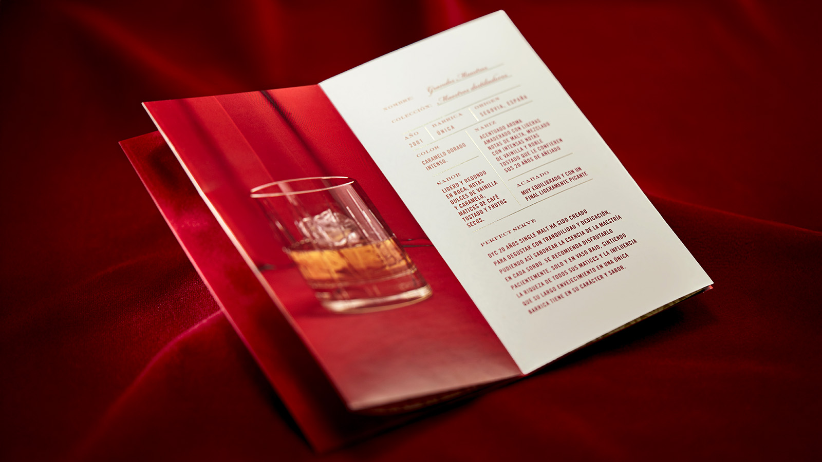 Libro Abierto Vidrio 20 Año Whisky DYC