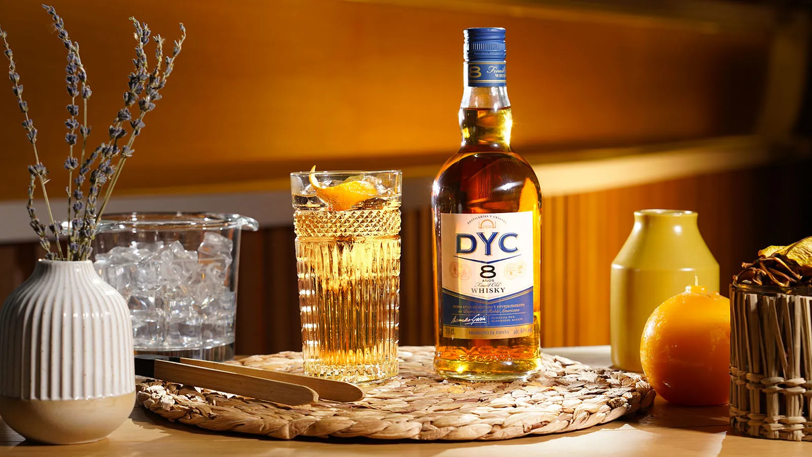  Botella Mesa de Vidrio Whisky 8 Años DYC